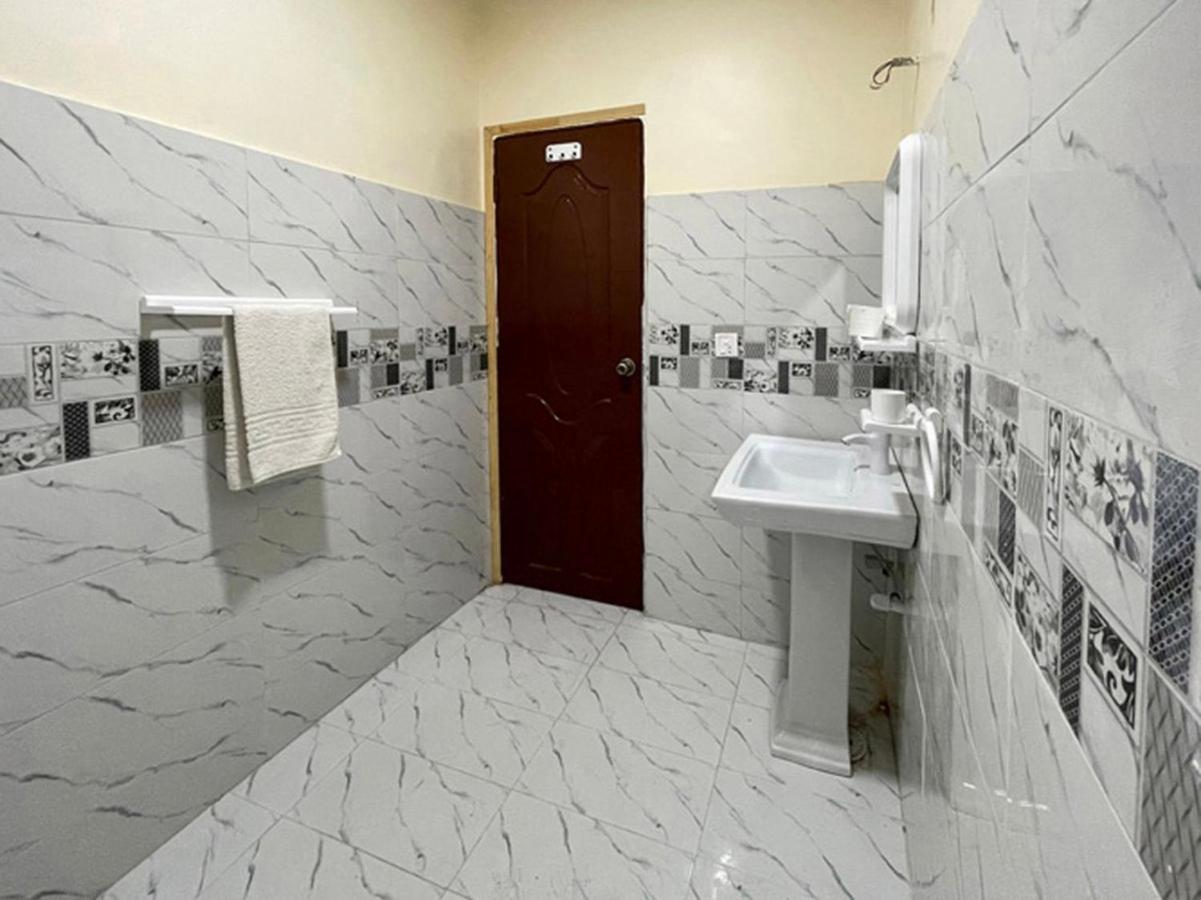 Goho Rooms 10Th Commercial Карачі Екстер'єр фото